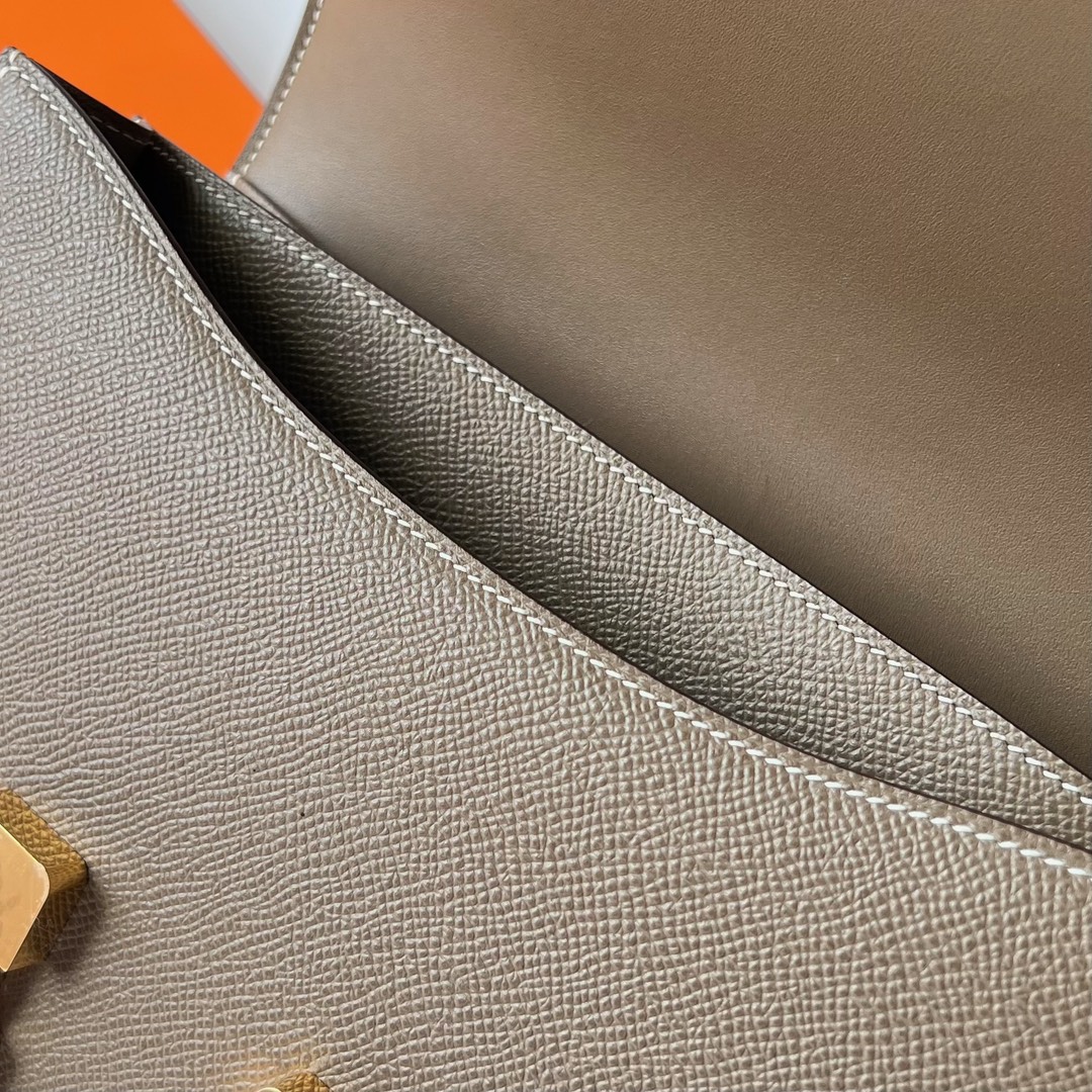 Hermes Constance 24cm Shoulder Bag In Etoupe Epsom Leather